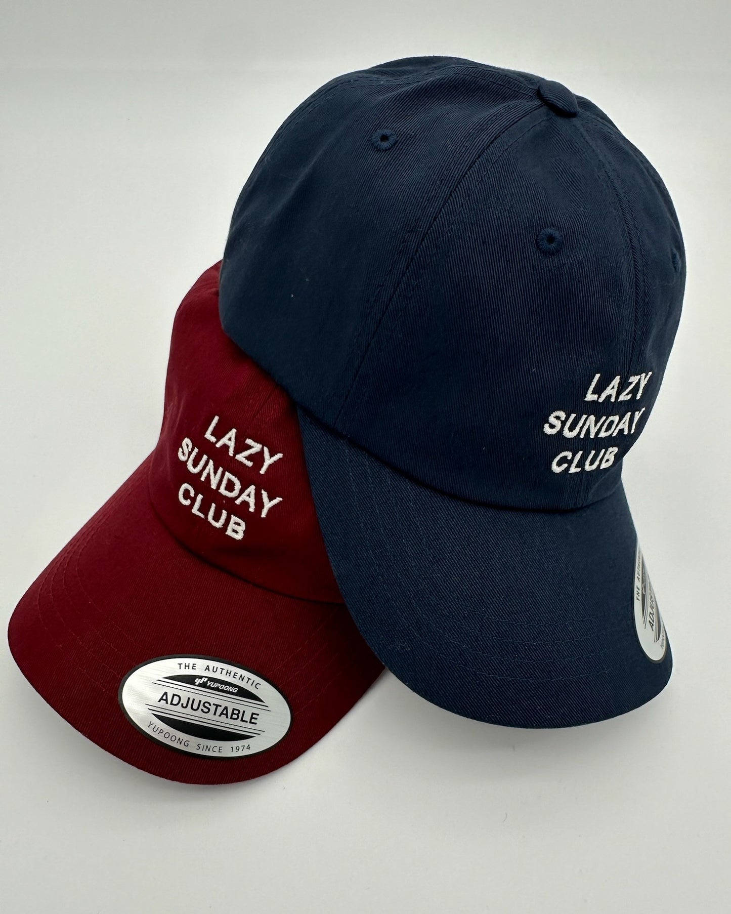 Lazy Sunday Club Baseball Cap aus Baumwolle hochwertig bestickt in Maroon und Navy