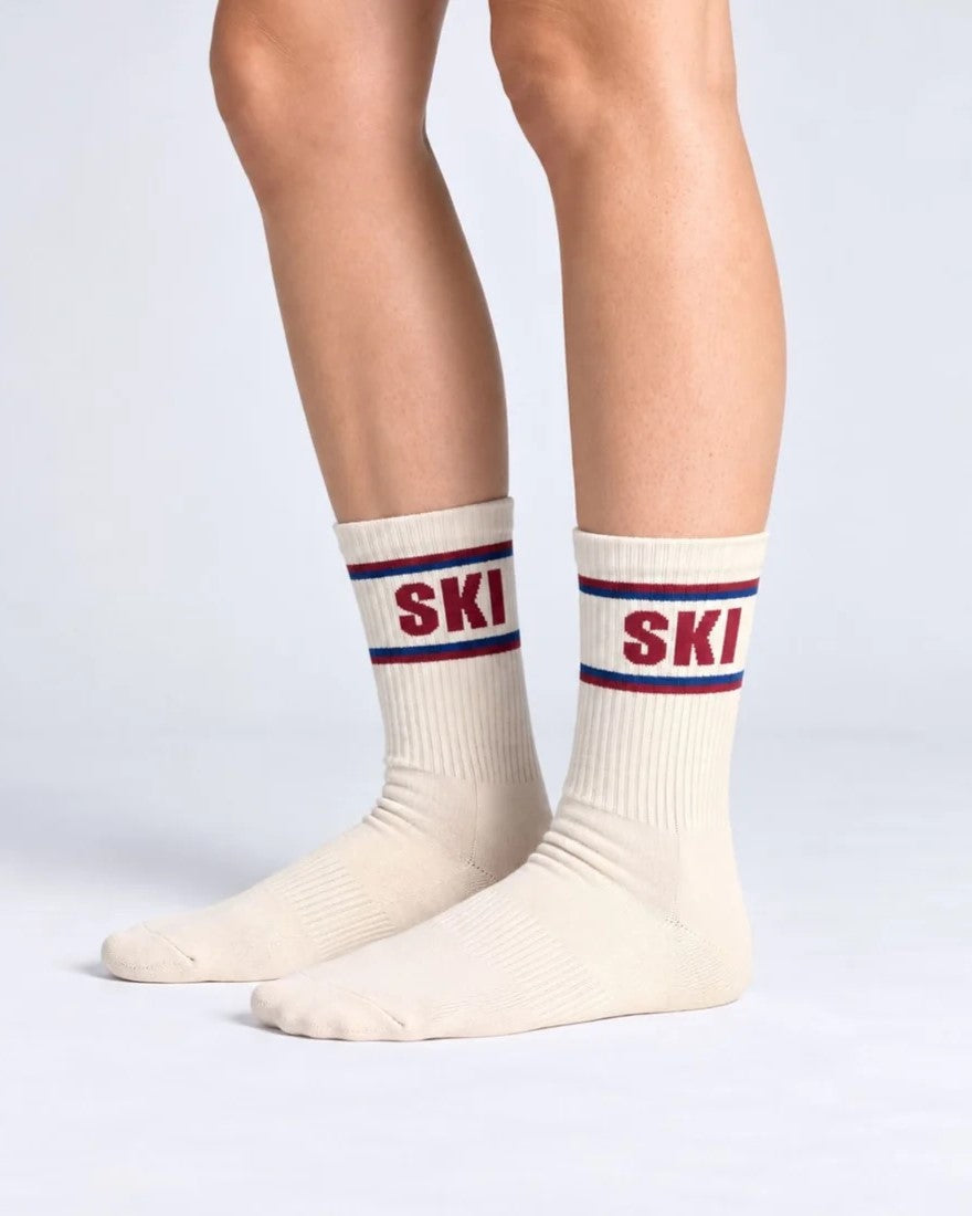Cremeweiße SKI Socken von NBDC getragen
