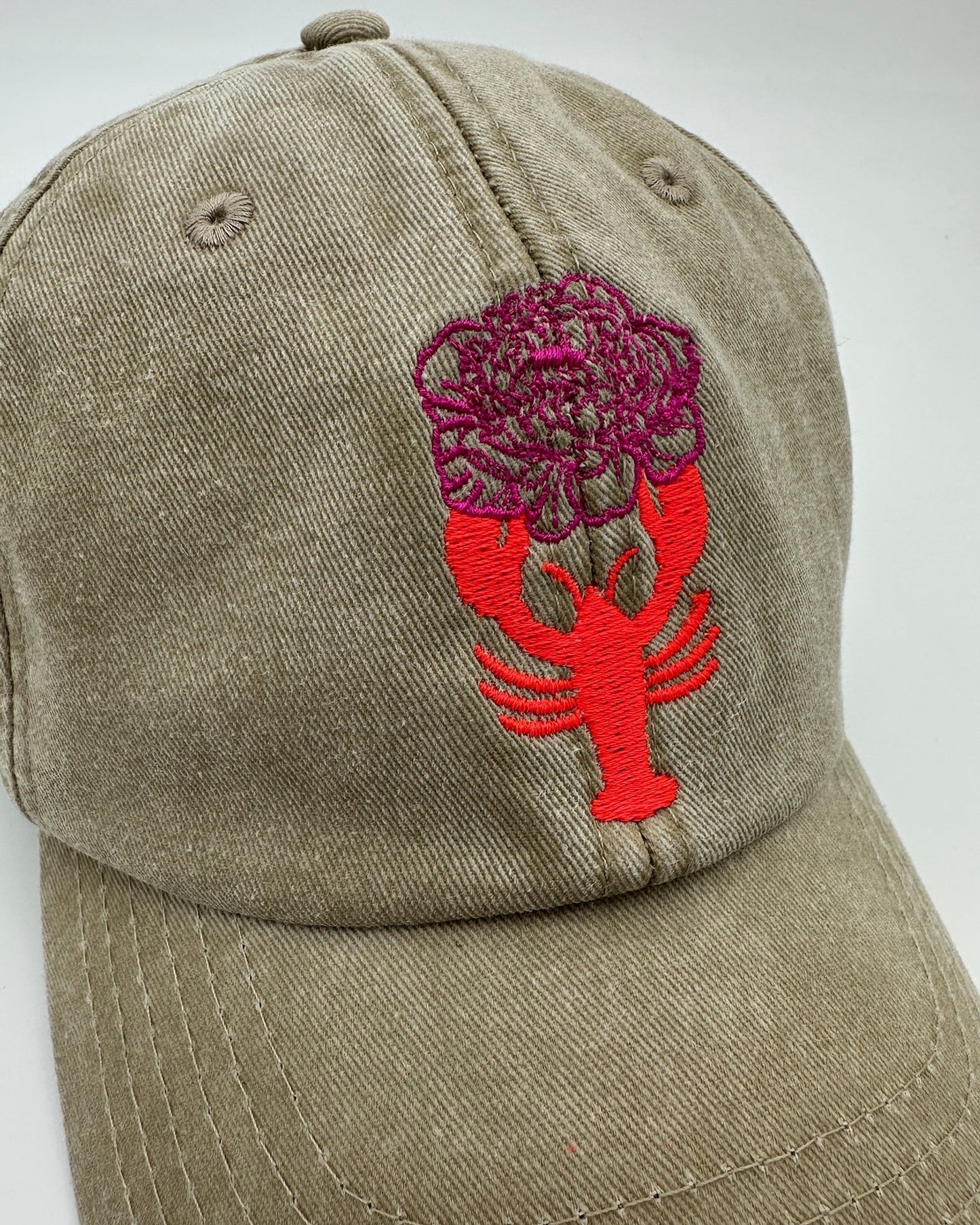 Vintage Cap mit hochwertiger Bestickung Flower Lobster in stone
