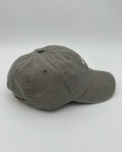 Vintage Cap mit hochwertiger Bestickung Apres Ski Club in grey Seitlich
