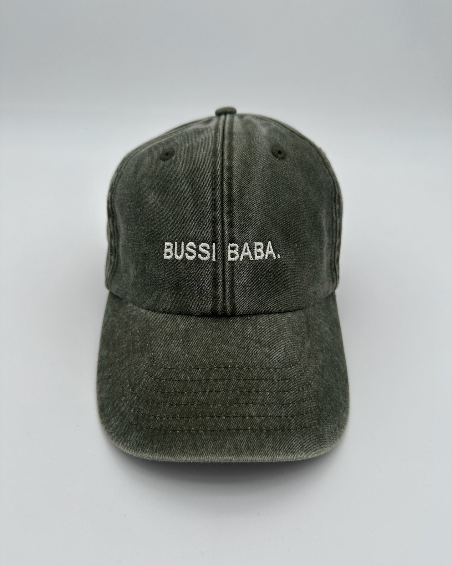 Vintage Cap mit hochwertiger Bestickung Bussi Baba in olive