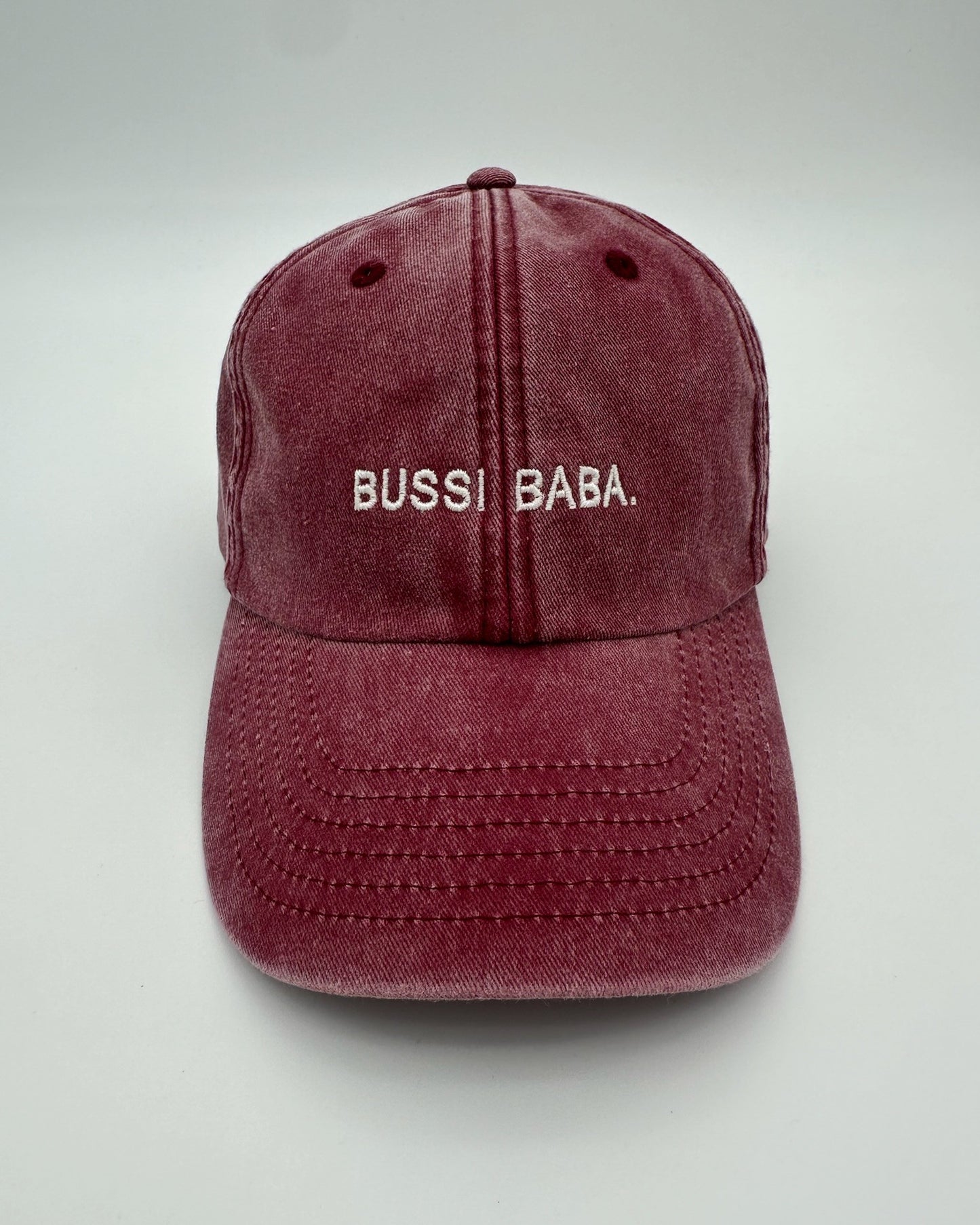 Vintage Cap mit hochwertiger Bestickung Bussi Baba in red