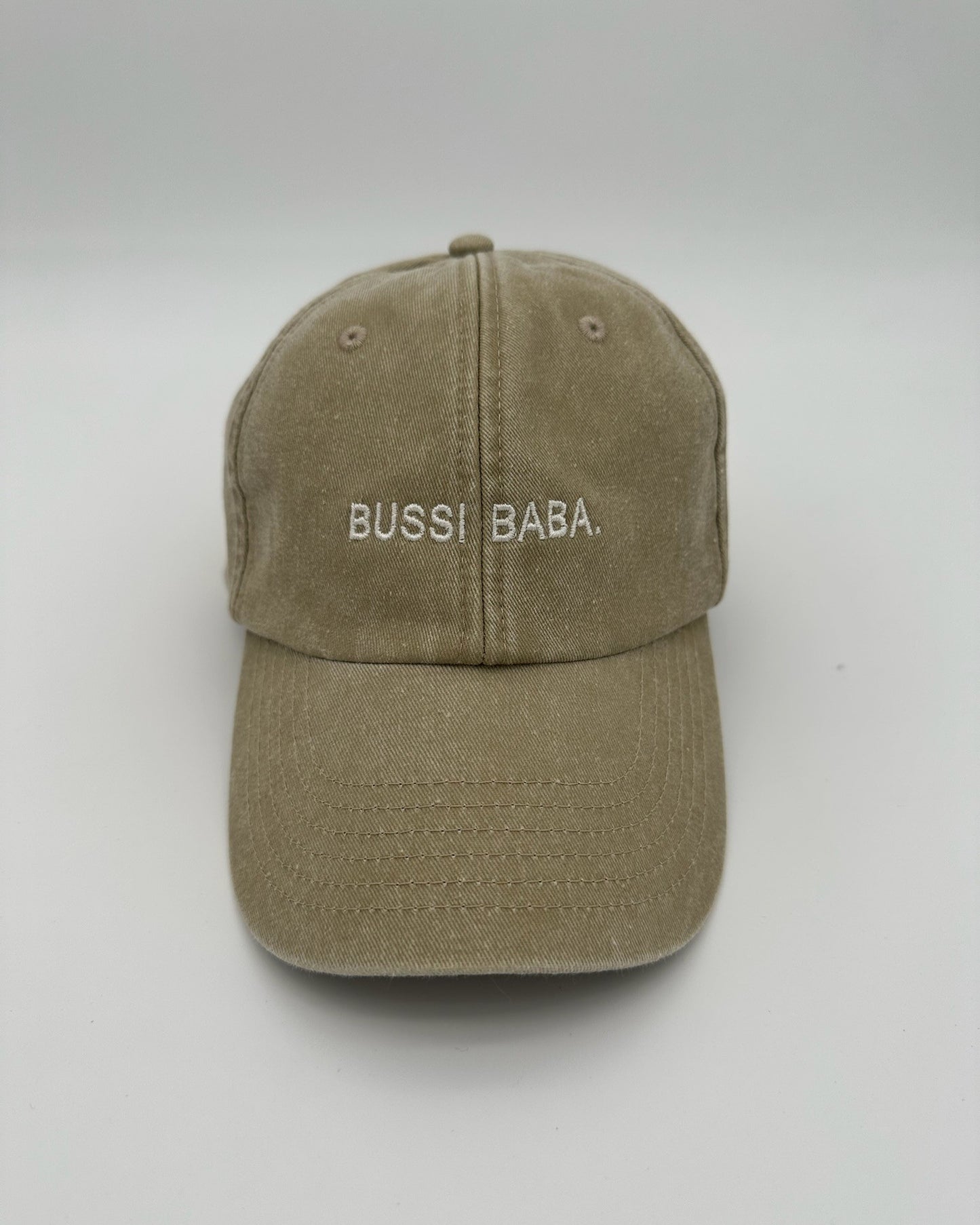 Vintage Cap mit hochwertiger Bestickung Bussi Baba in stone