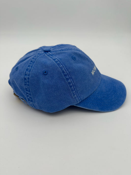 Vintage Cap bestickt MOM VIBES seitlich in Cornflower