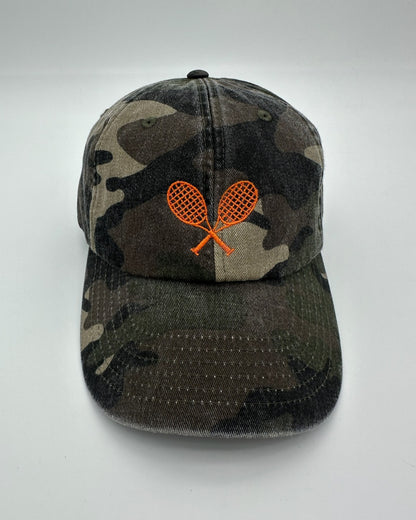 Vintage Cap mit hochwertiger Bestickung Court Club in camo von studio x monaco