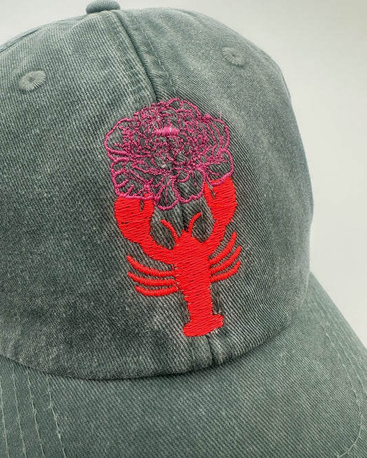 Vintage Cap mit hochwertiger Bestickung Flower Lobster in sage von studio x monaco