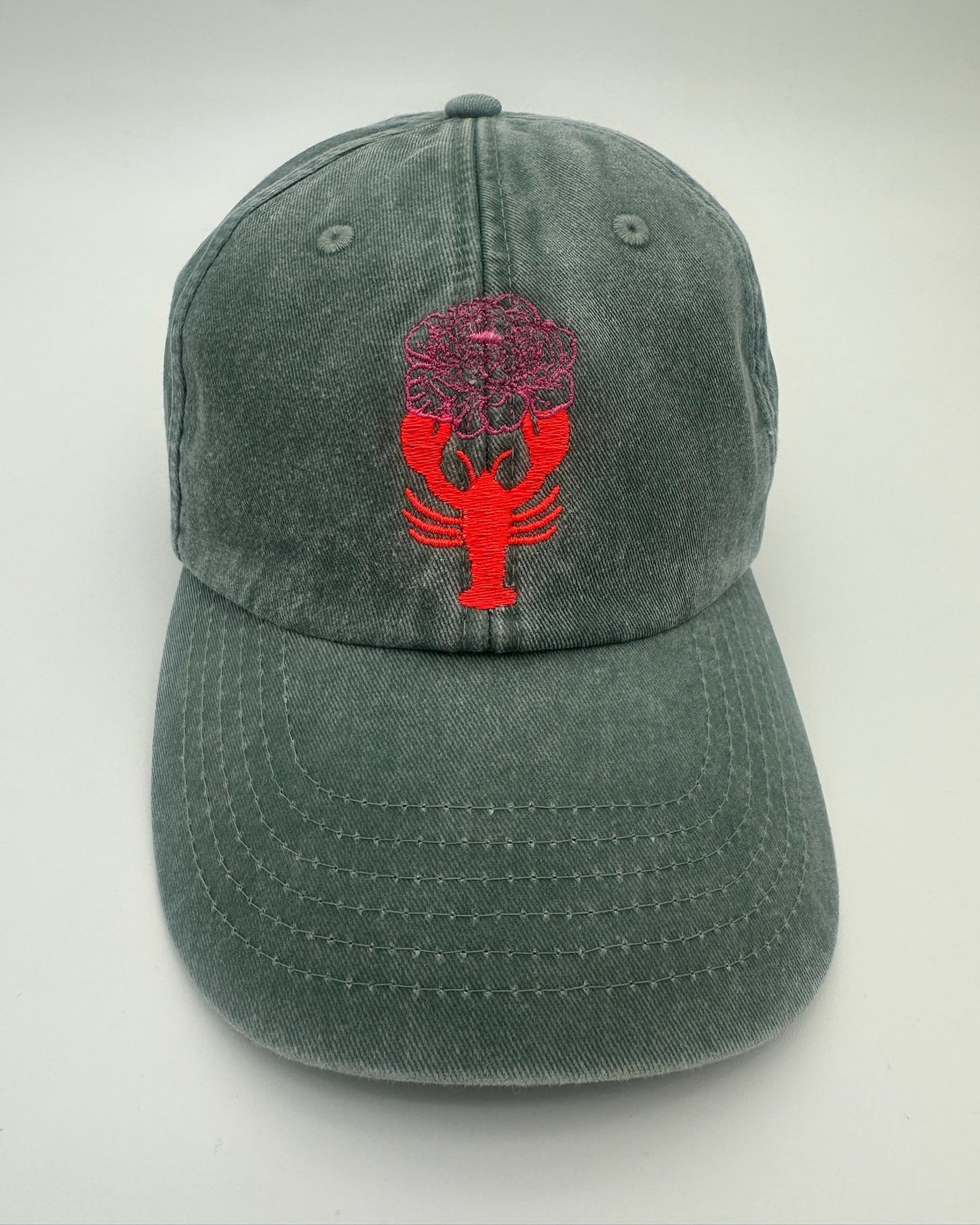 Vintage Cap mit hochwertiger Bestickung Flower Lobster in sage von studio x monaco