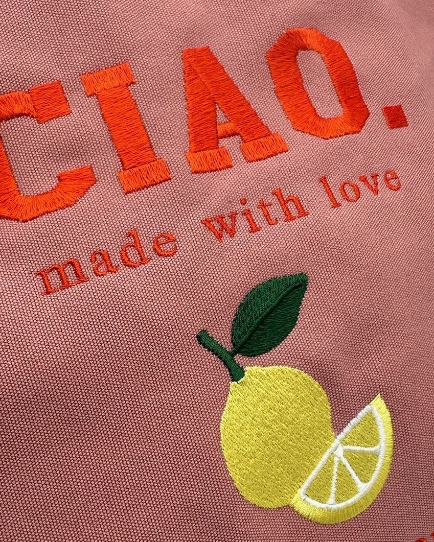 Canvas Tote Bag Strandtasche bestickt Ciao in Rose Materialansicht von studio x monaco
