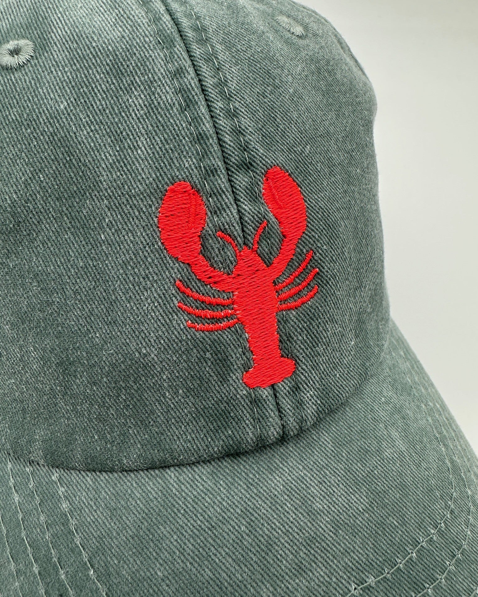 Vintage Cap mit hochwertiger Bestickung Miami Lobster in sage von studio x monaco
