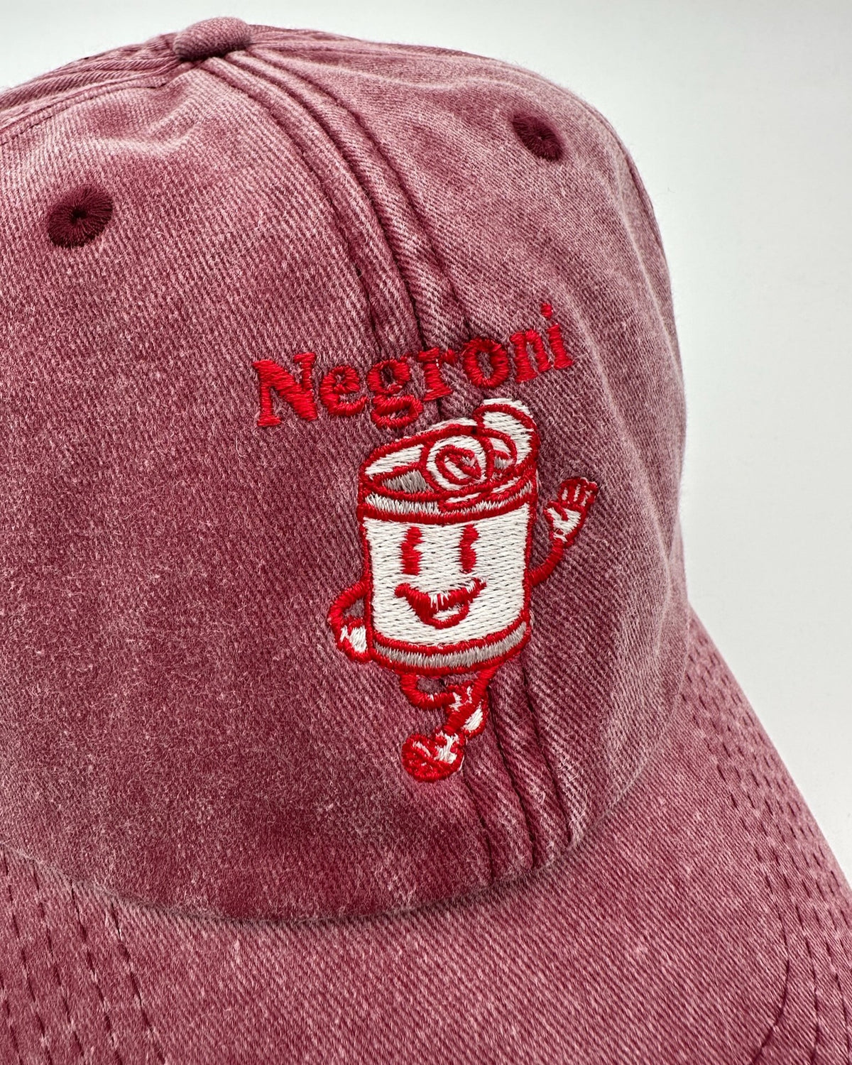 Vintage Cap mit gesticktem "Mr. Negroni" Motiv von studio x monaco Detailansicht